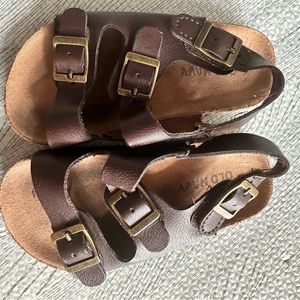 Unisex old navy leather sandals